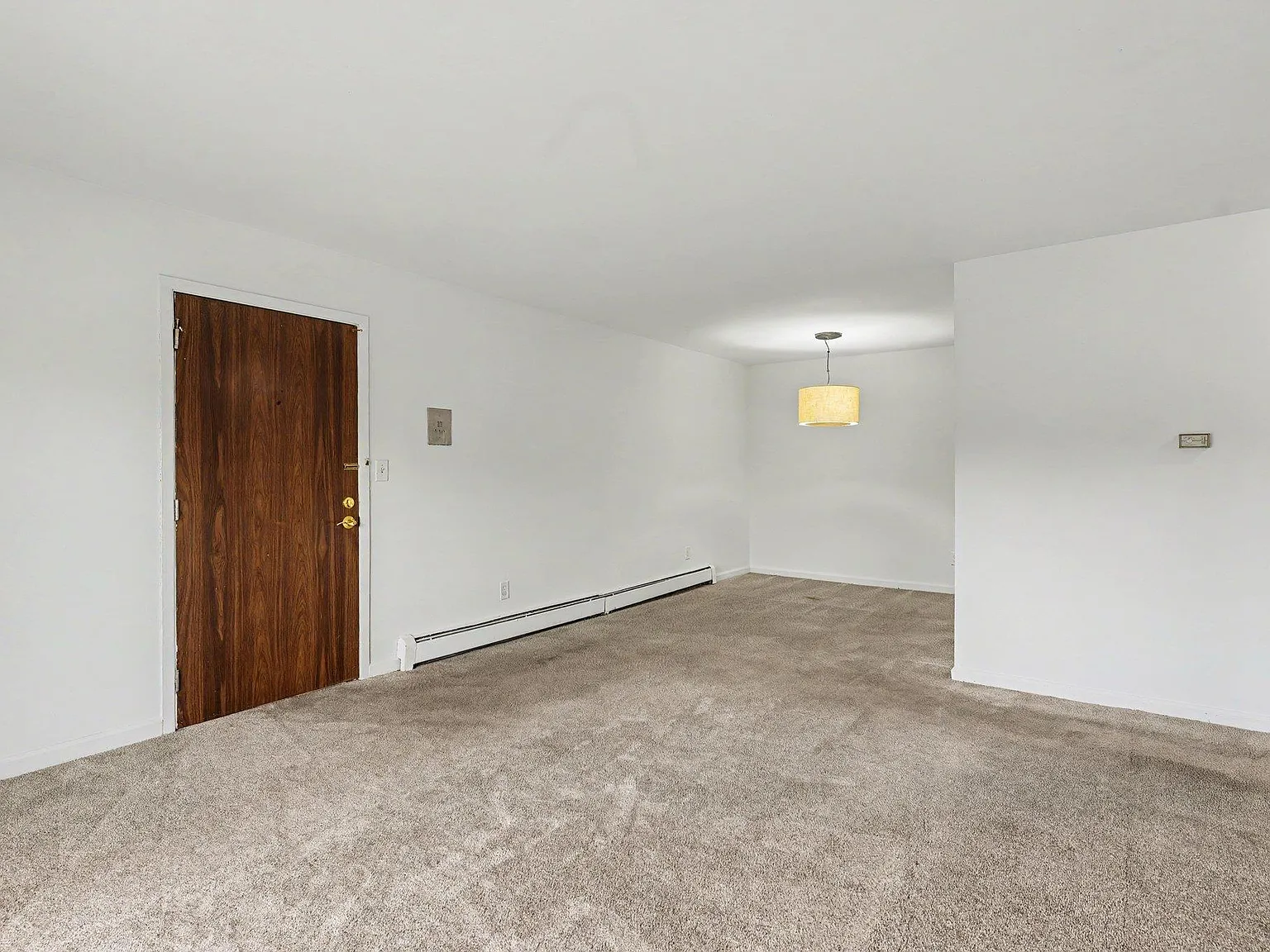 2 bed, 1.0 bath, 868 sqft, $1,480 — Photo 3