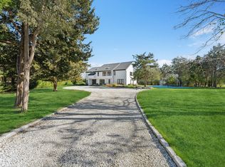32 Tanners Neck Ln, Westhampton, NY 11977