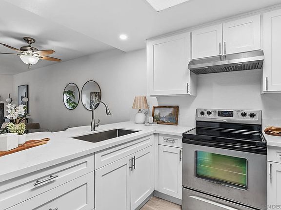 5th image of 1687 Melrose Ave Unit D