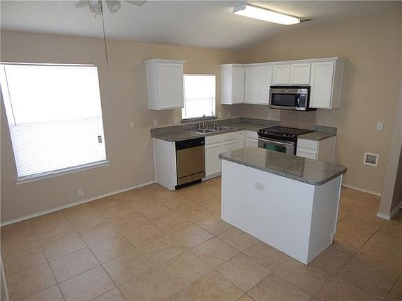 5th image of 2301 Hampton Dr