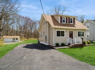 24 Randolph Ave, Mine Hill, NJ 07803