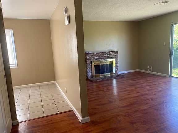 3rd image of 10313 S White Rock Rd