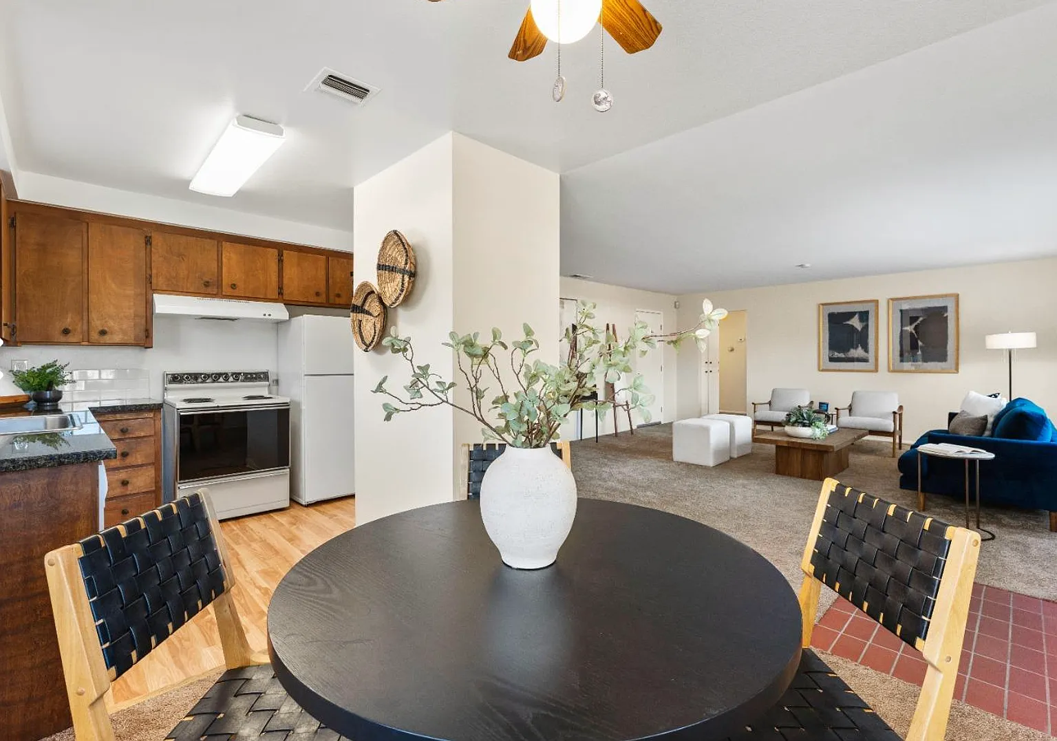 Adorable 2/1 Half-Plex W/Garage! Must See!! Please Read Entire Ad For Viewings — Photo 2