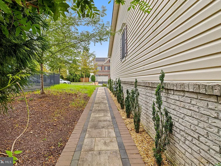 1116 Autumn Brook Ave — Photo 66