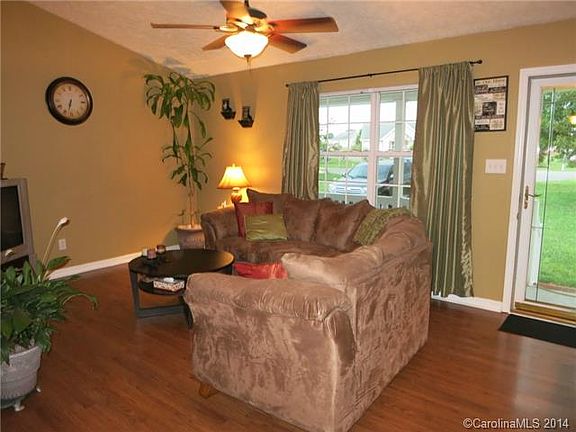 5th image of 125 Hayworth Ln