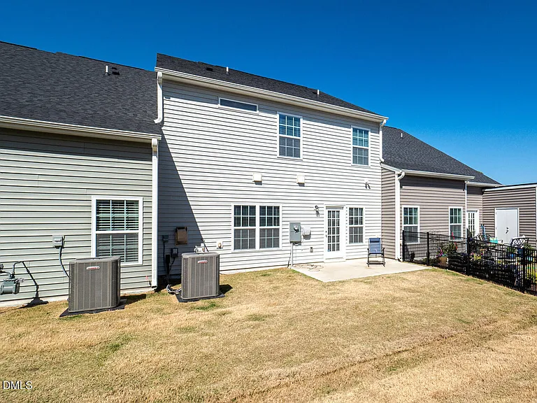 560 Barneswyck Dr — Photo 27