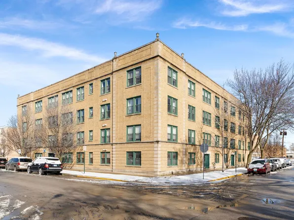 4900 Davis St APT 2E, Skokie, IL 60077