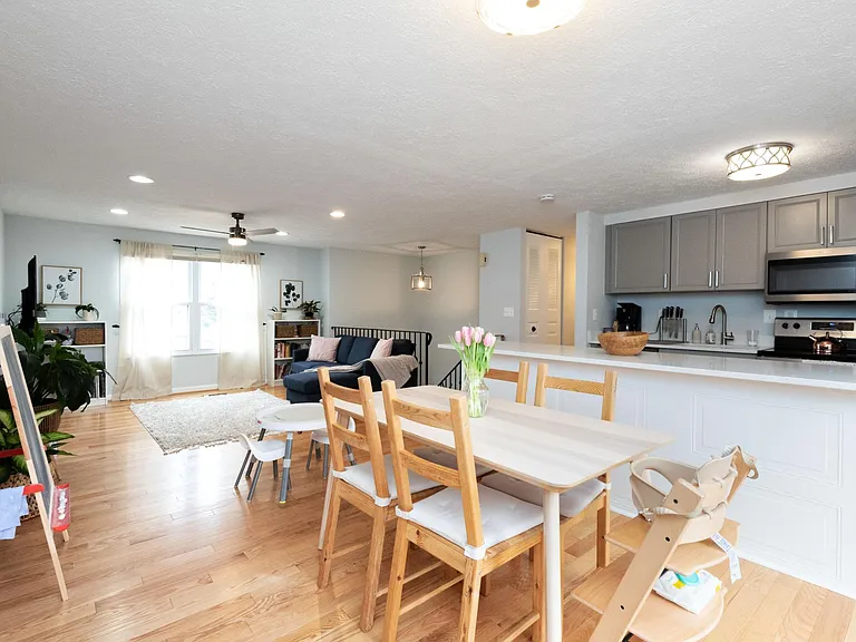 937 Marine Dr — Photo 5