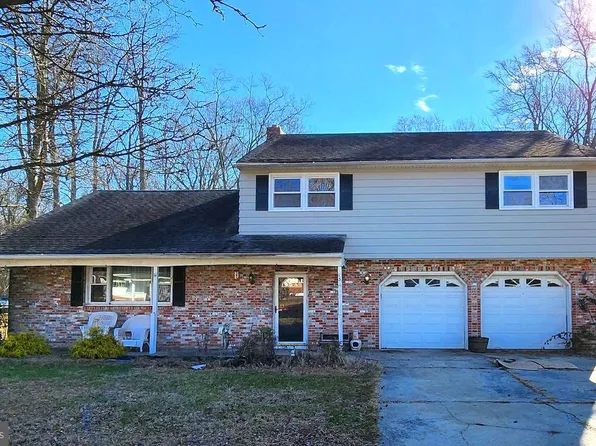 13 Leap Dr, Pennsville, NJ 08070