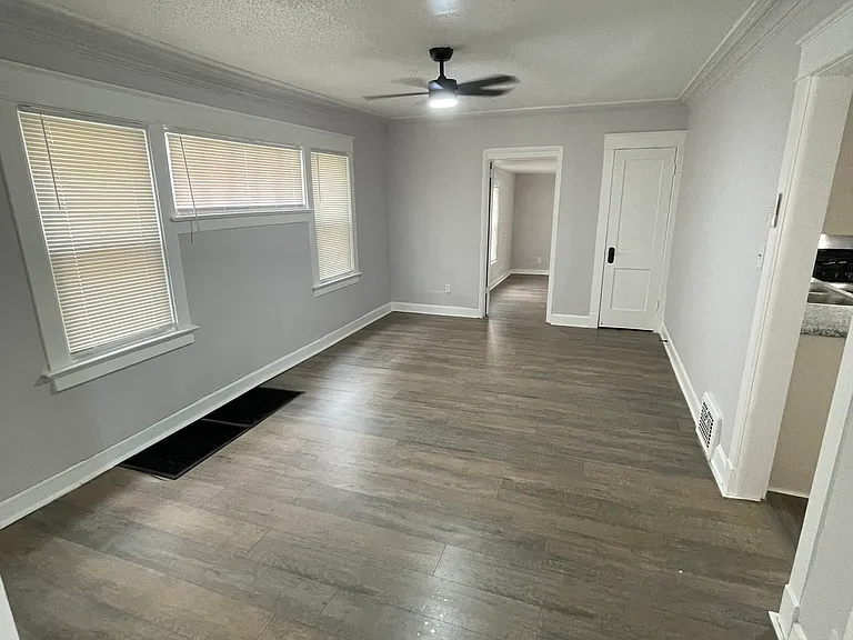 3717 Indiana Ave — Photo 23