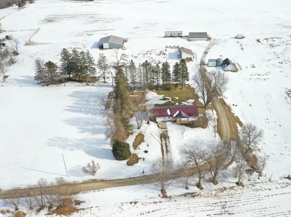 32752 211th Ave, Chatfield, MN 55923