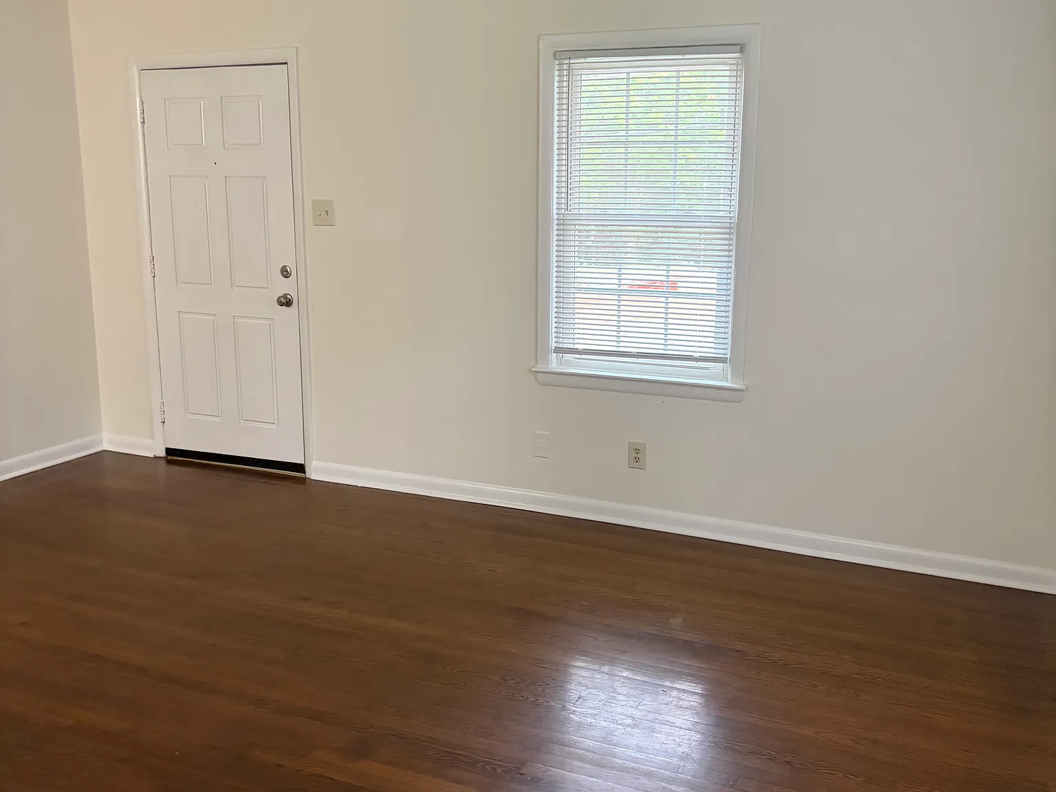 2 bed, 790 sqft, $1,300 — Photo 2