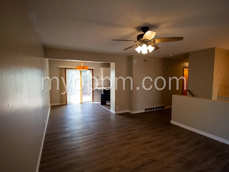 9129 Grand Ave — Photo 6