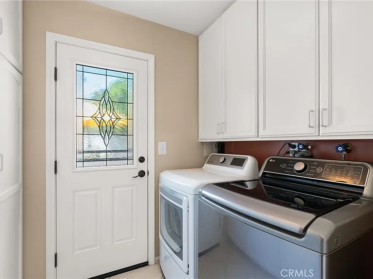 5081 Howard Ave — Photo 8