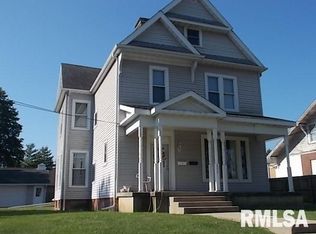 602 E Market St, Taylorville, IL 62568