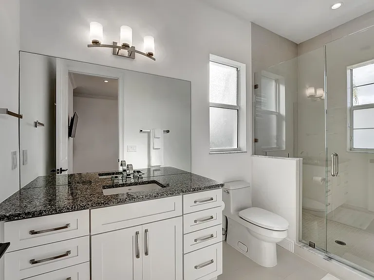 500 NE Wavecrest Way — Photo 52