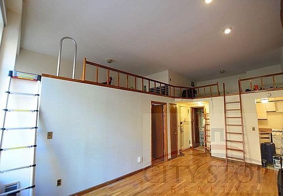 4th image of 30 W 73rd St APT 3