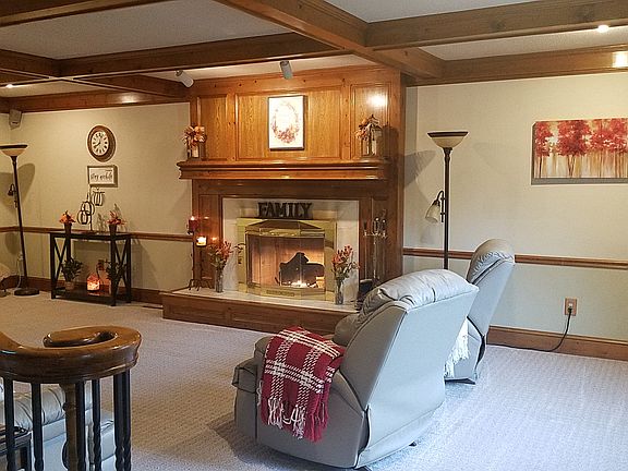 4th image of 1418 NW Woodcreek Cir