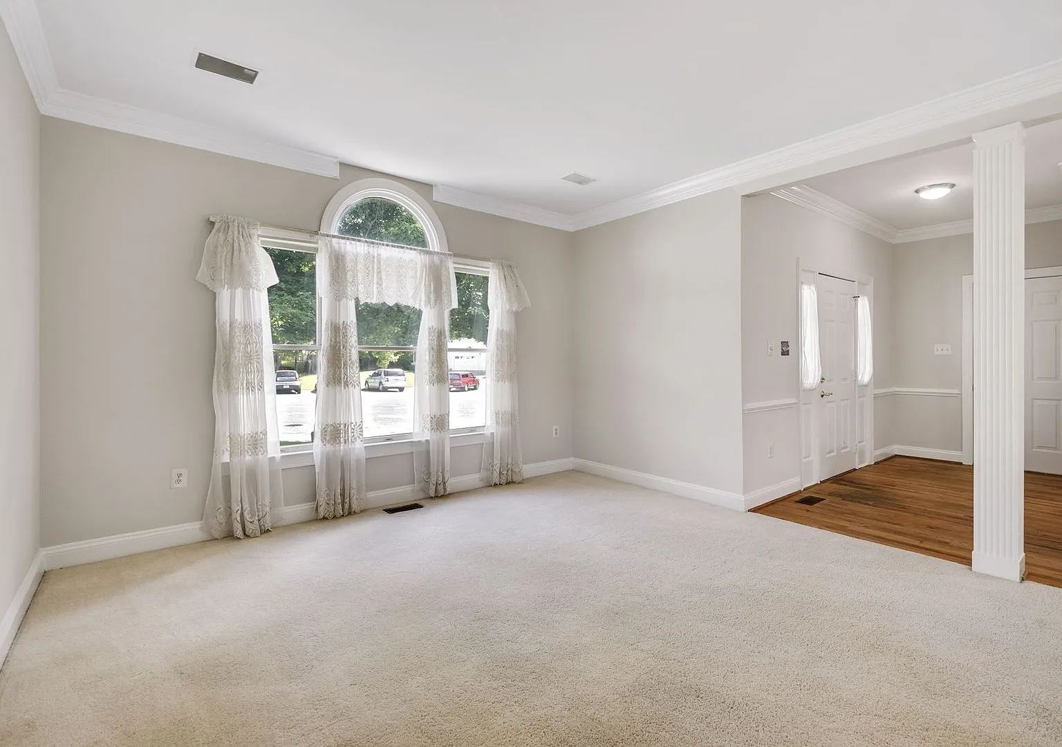 3 Bed 2 Full Bath 2 Half Bath - Silver Spring Colonial - Military clause supported — Photo 4