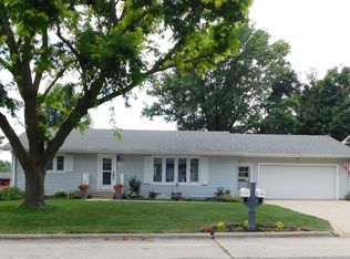 1106 Hillcrest Dr, Creston, IA 50801