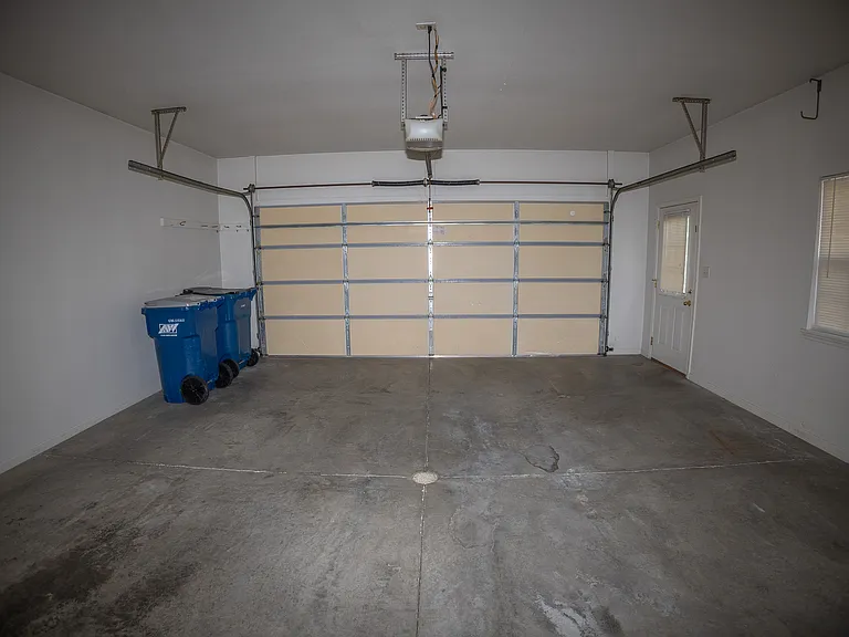 3725 Oxford Rd — Photo 36