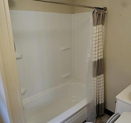 5th image of 414 16th St #2