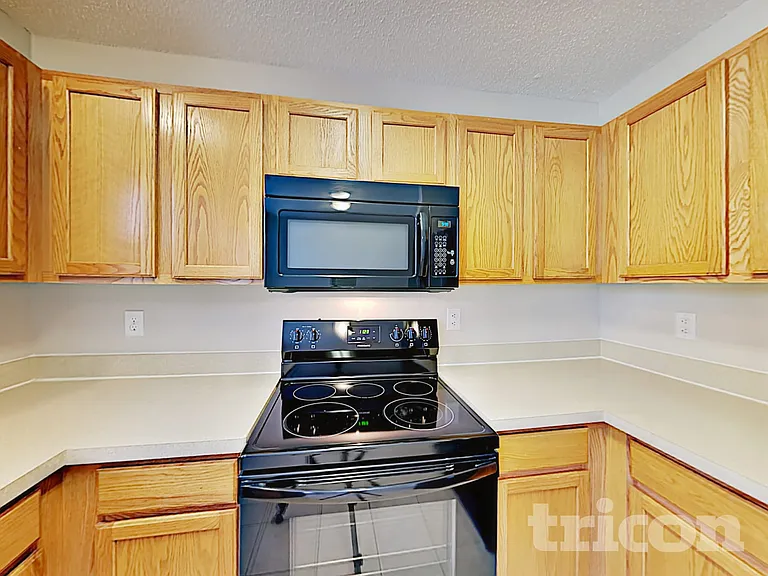 8600 Warwick Crest Ln — Photo 5