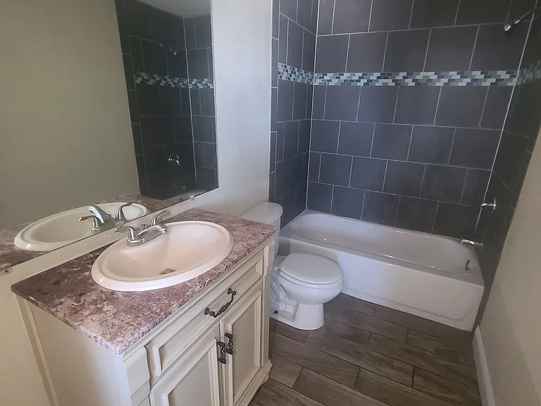 4809 Grand Blvd #8 — Photo 9
