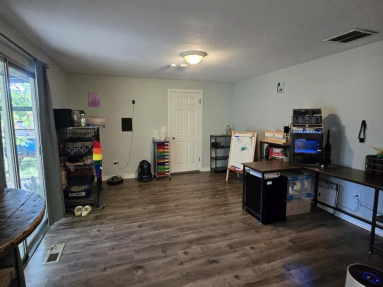 3629 Surrey Dr NE — Photo 10