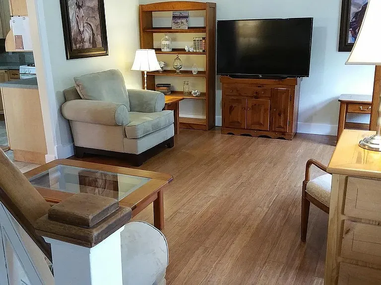148 Middle Ave — Photo 5