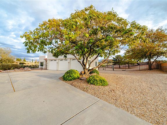 2nd image of 2098 Pawnee Drive