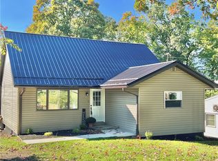 430 Shady Ln, New Castle, PA