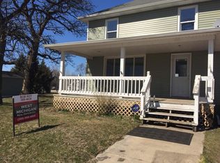 110 White Oak Rd, Lawton, MI 49065