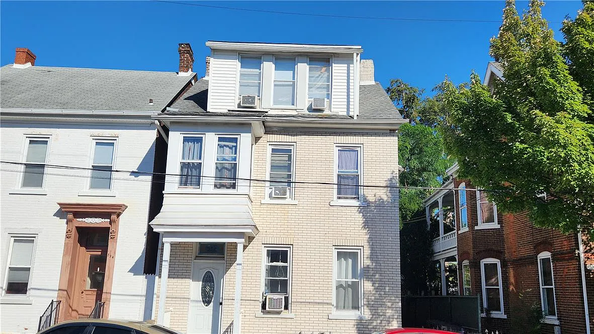 1 bed, 1.0 bath, 770 sqft, $1,000 — Photo 1