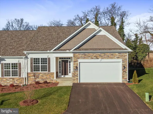 12928 Hawkins Cir, Hagerstown, MD 21742
