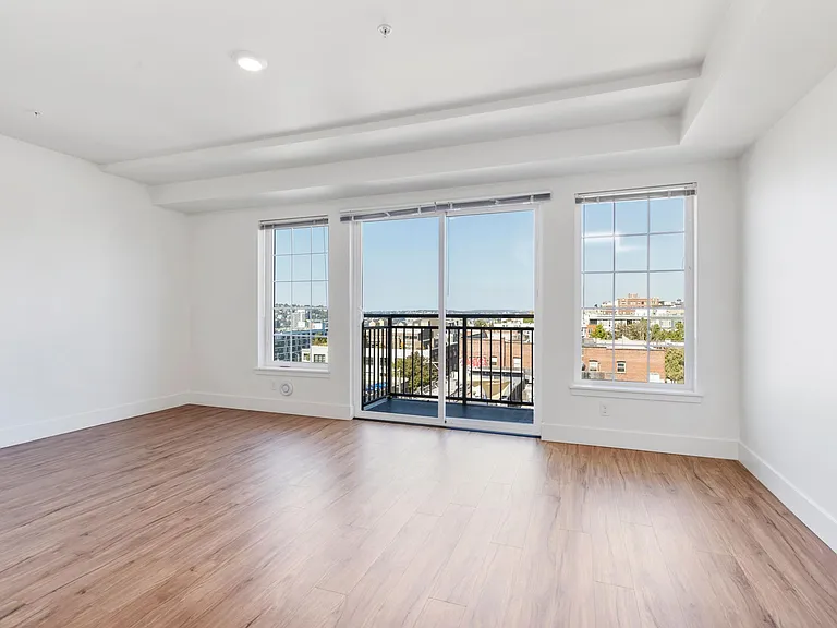 Dunn Motors Apartments — Photo 61