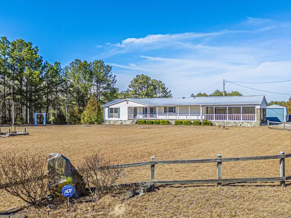 2050 Carthage Road, West End, NC 27376