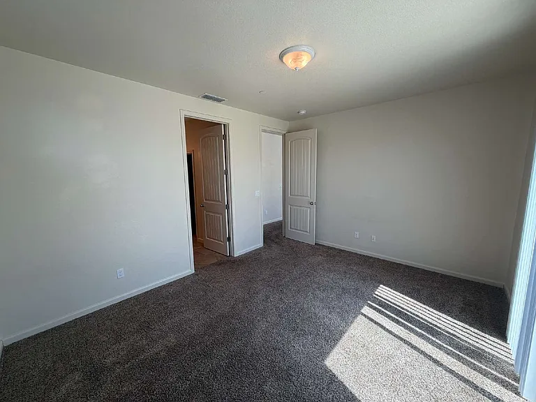 4476 Lindsey Ln — Photo 5