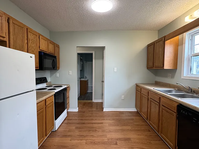 1202 Webster Ave — Photo 1