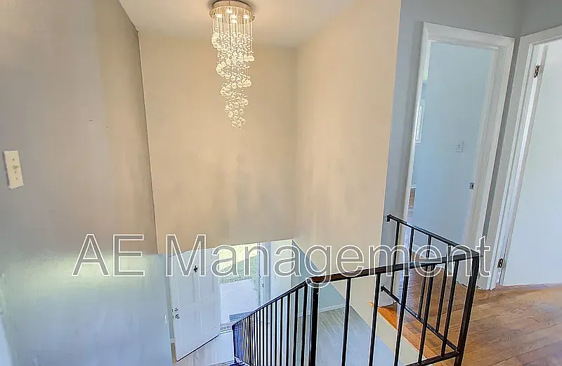 4 bed, 1796 sqft, $2,500 — Photo 3