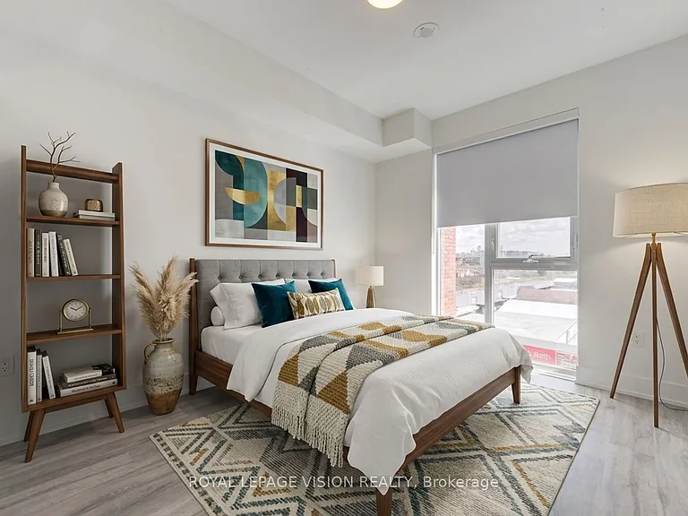 858 Dupont St #526 — Photo 3