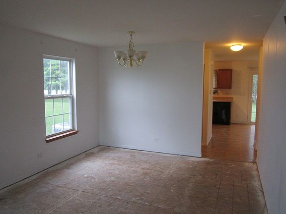 3rd image of 1092 Walker Ct