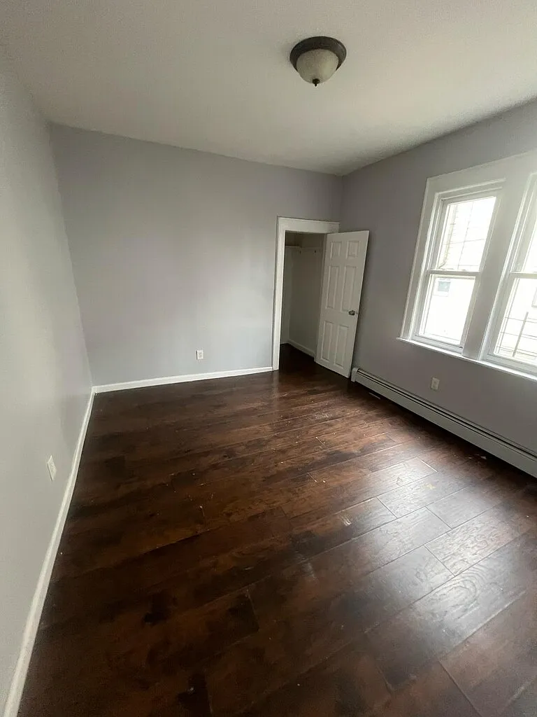 4 bed, $2,600 — Photo 2