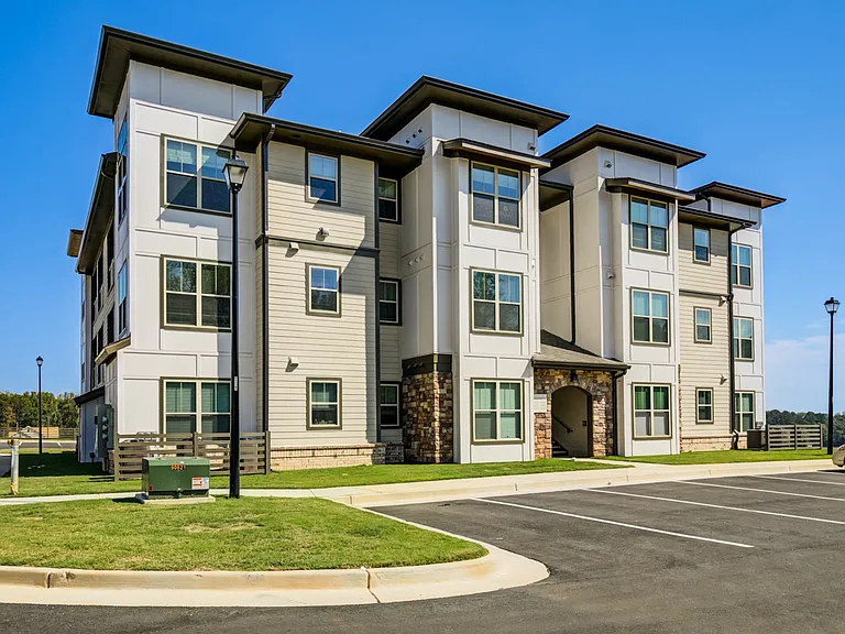 Claret Village at Braselton — Photo 33