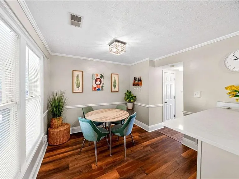 6117 Queen Anne Ct — Photo 8