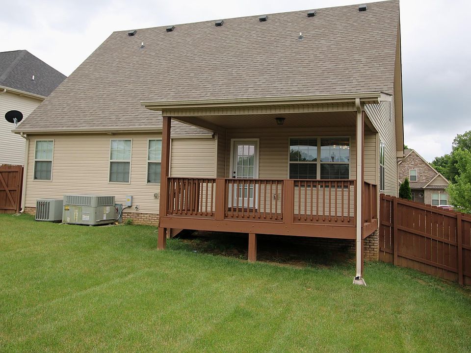2nd image of 1495 Amberley Dr