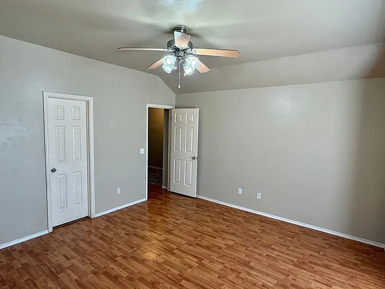 800 Blake Ct — Photo 6