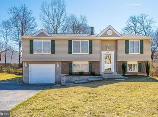 4525 Silas Hutchinson Dr, Chantilly, VA 20151