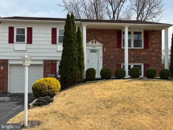 12 Chiming Rd, New Castle, DE 19720