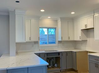 100 Dora Ave, Waldwick, NJ 07463